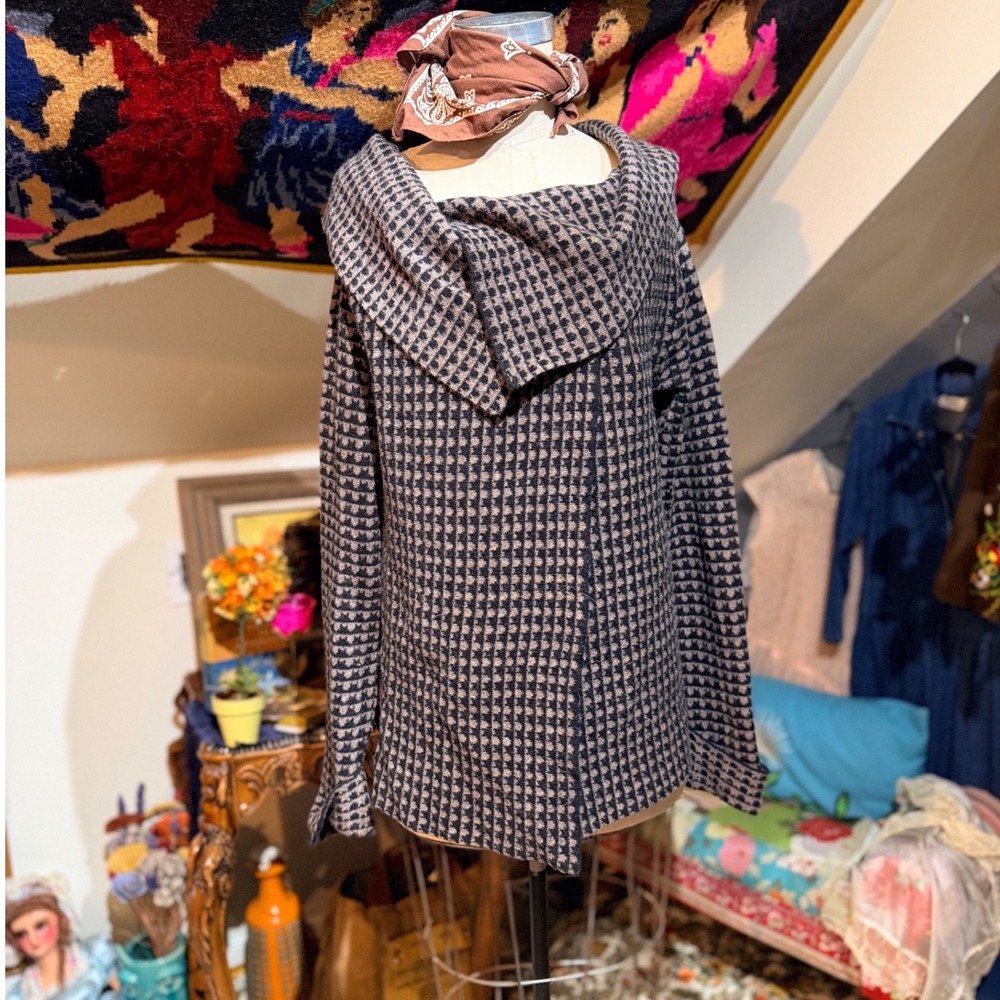 A.‎ IDA Made in Italy Wool Blend Houndstooth Wrap Sweater Brown Black - L